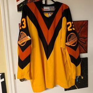 Flying V canucks jersey Thomas Gradin #23